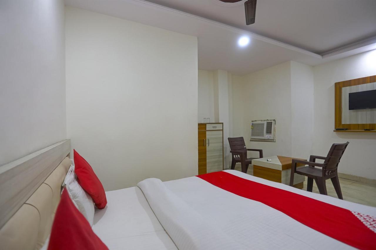 Oyo Flagship 79289 Hotel Grand Keshav Ghaziabad Eksteriør bilde
